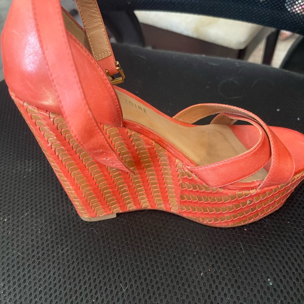 cutest wedges  maybe worn once  beautiful with weaving inside the wedge